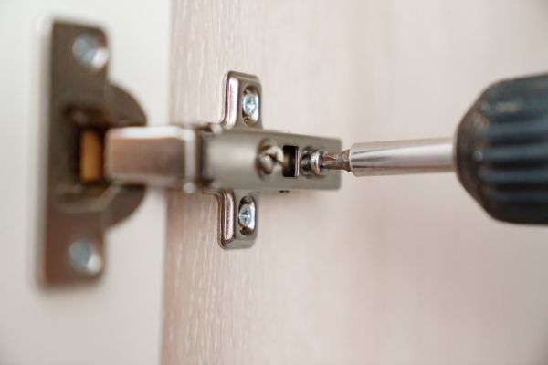 Cupboard Hinge Repair in La Vernia